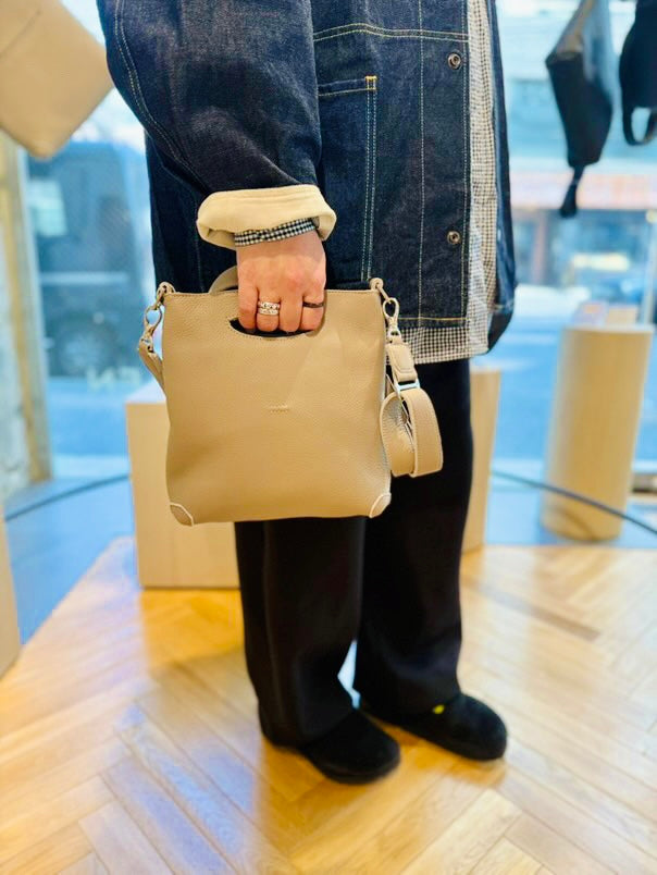 【NEW】SNUGGLE LITTLE Tone On Tone【青山限定仕様】: スナグルリトル トーンオントーン