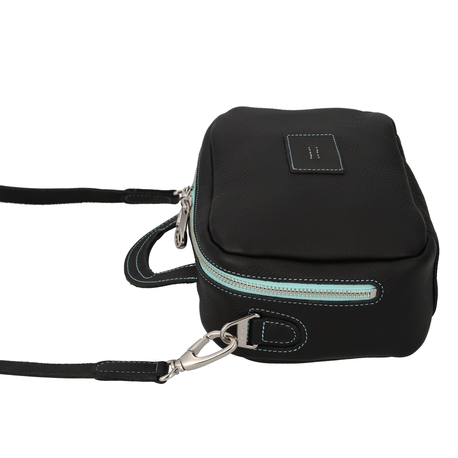 残りわずか【青山限定】MUG Q Black×TiffanyBlue：マグ キュー ブラック×ティファニーブルー